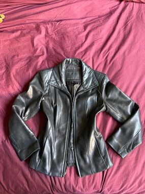 Avanti Black Leather Fitted Zip Jacket